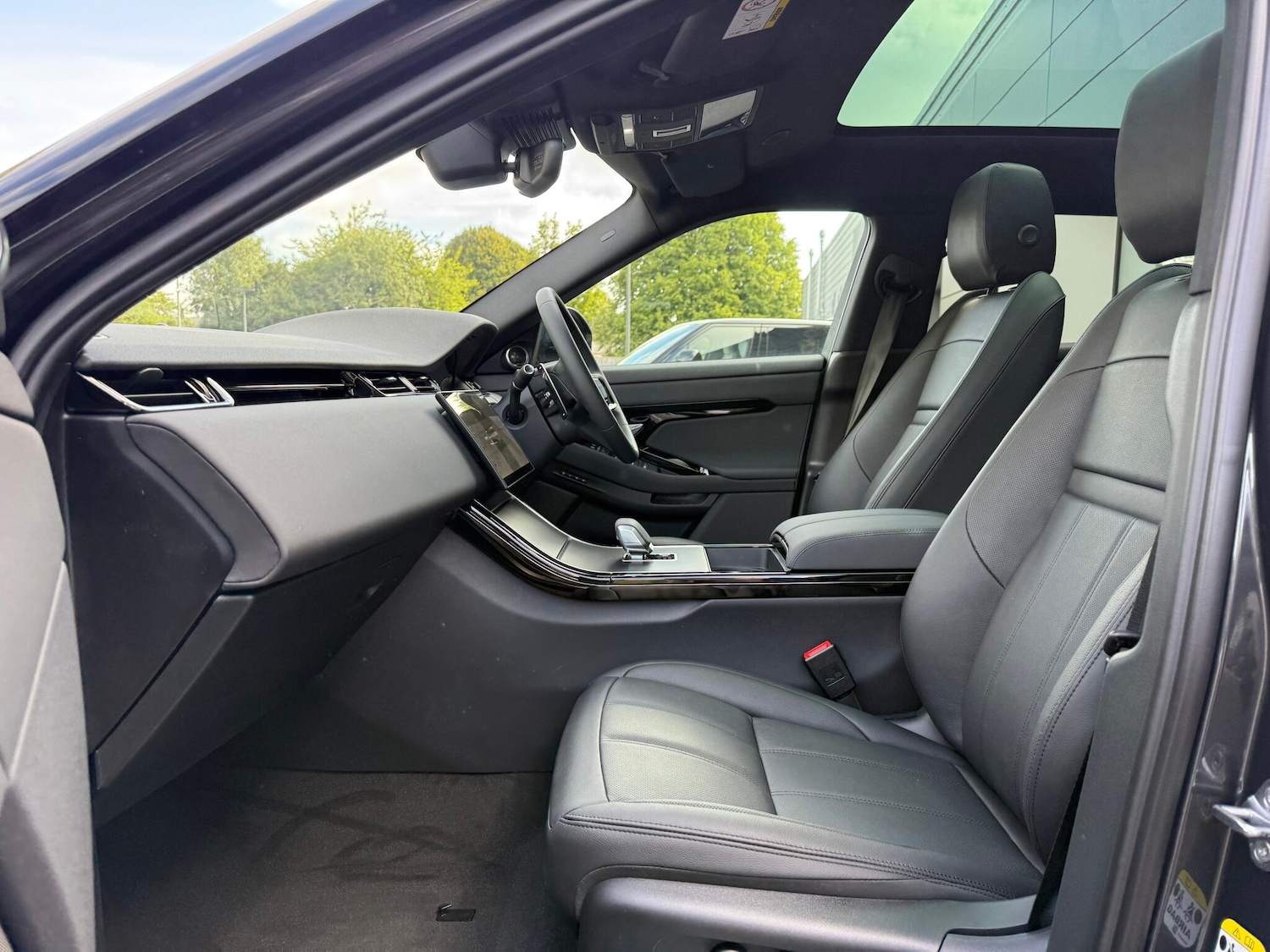 Used Land Rover Range Rover Evoque 2025 for sale - 77120084: Photo 10