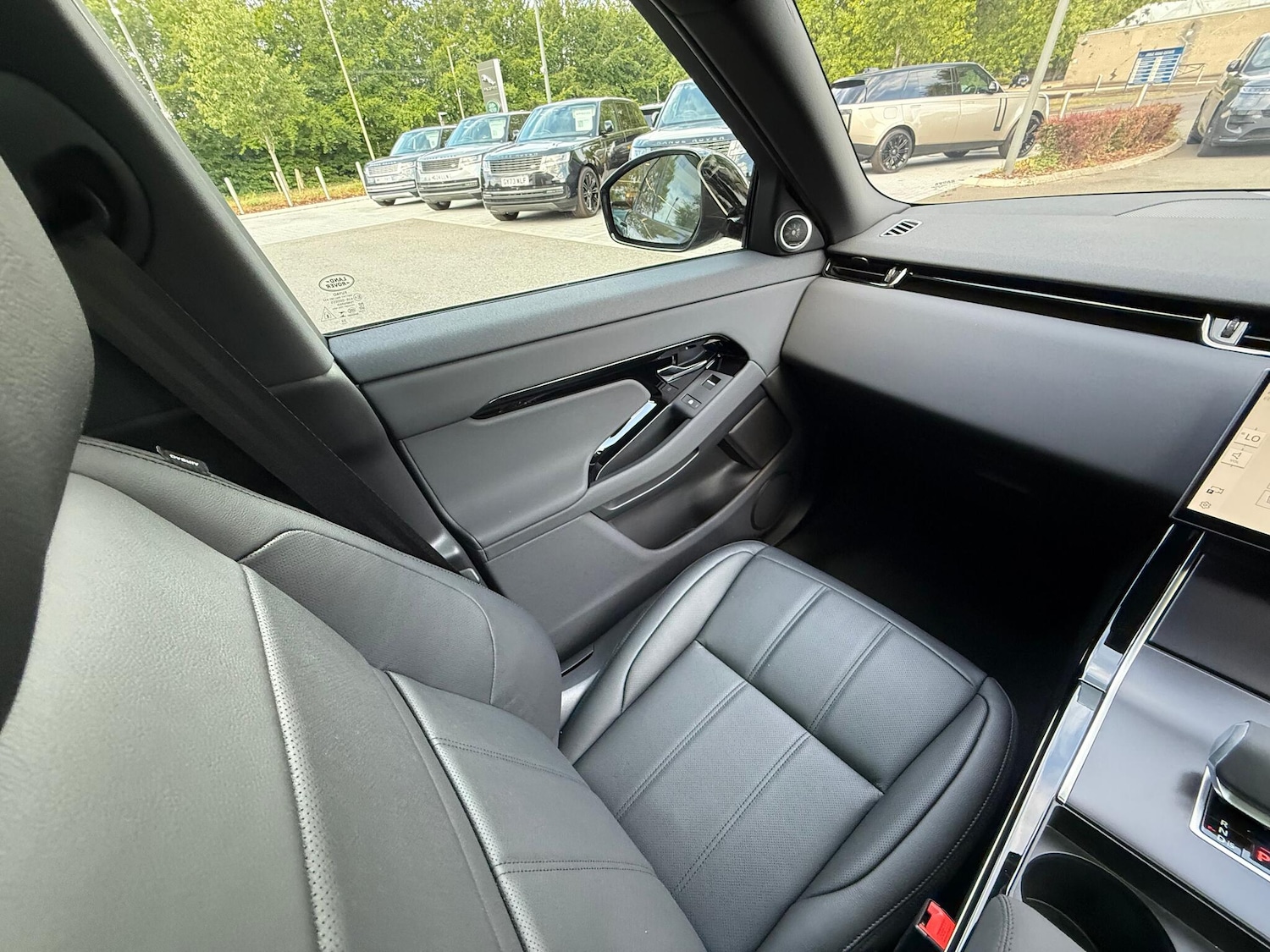 Used Land Rover Range Rover Evoque 2025 for sale - 77120084: Photo 12