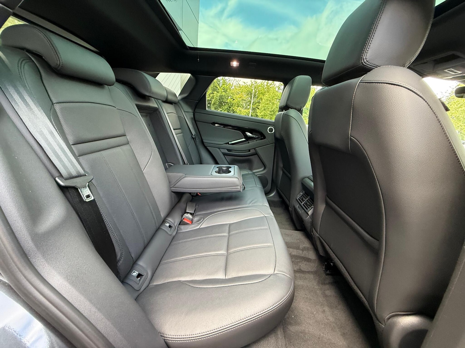 Used Land Rover Range Rover Evoque 2025 for sale - 77120084: Photo 41