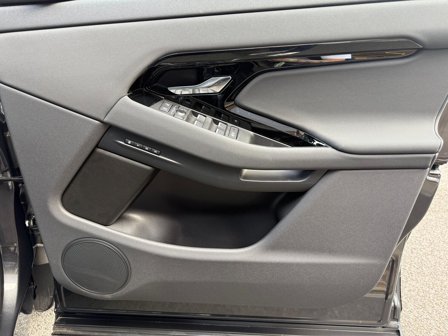 Used Land Rover Range Rover Evoque 2025 for sale - 77120084: Photo 47