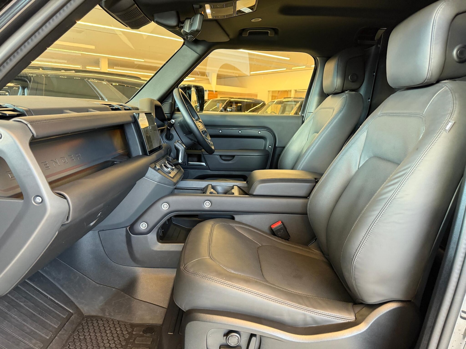 Used Land Rover Defender 2025 for sale - 77305132: Photo 10