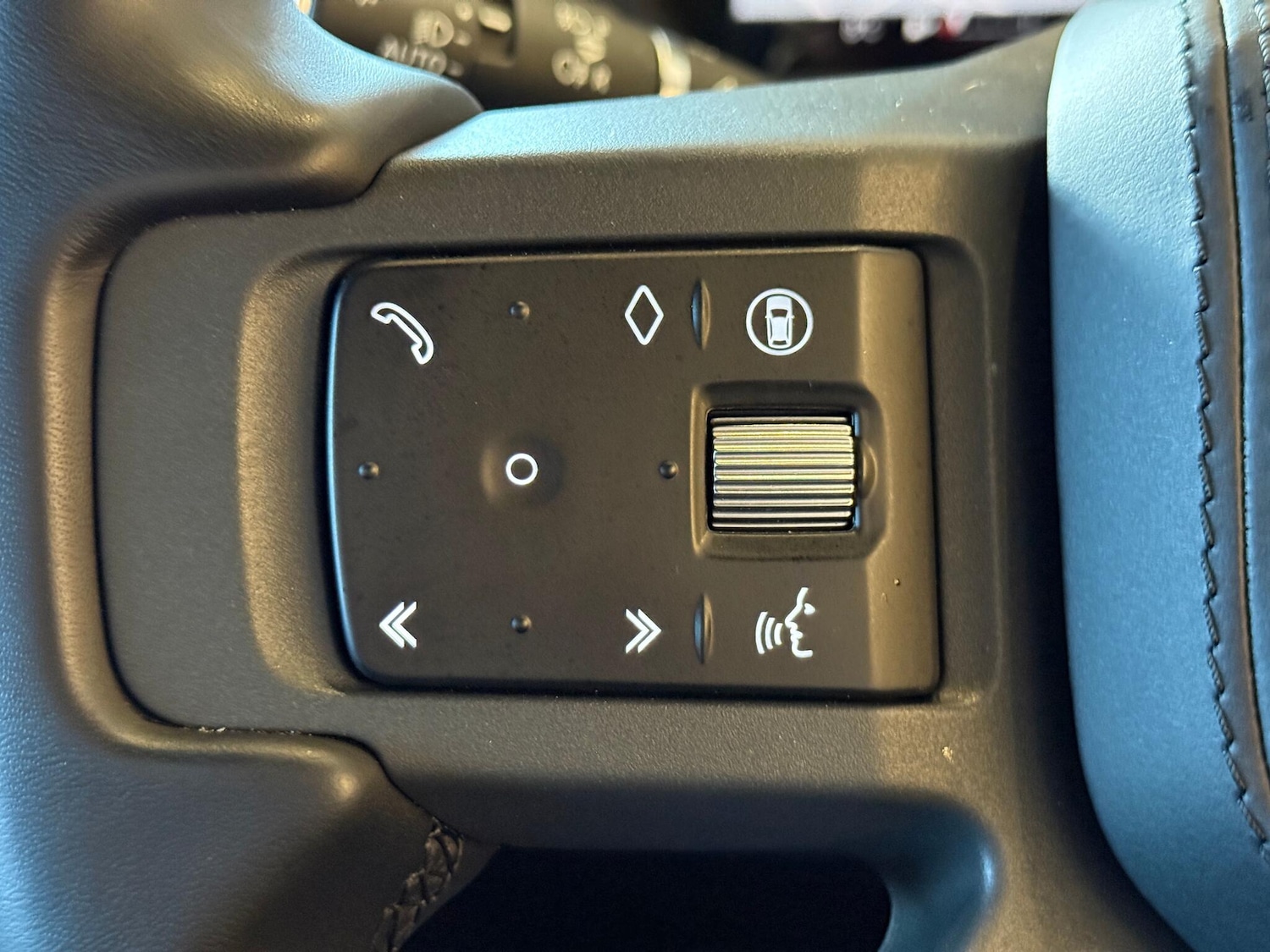 Used Land Rover Defender 2025 for sale - 77305132: Photo 23