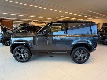 Used Land Rover Defender 2025 for sale - 77305132: Photo