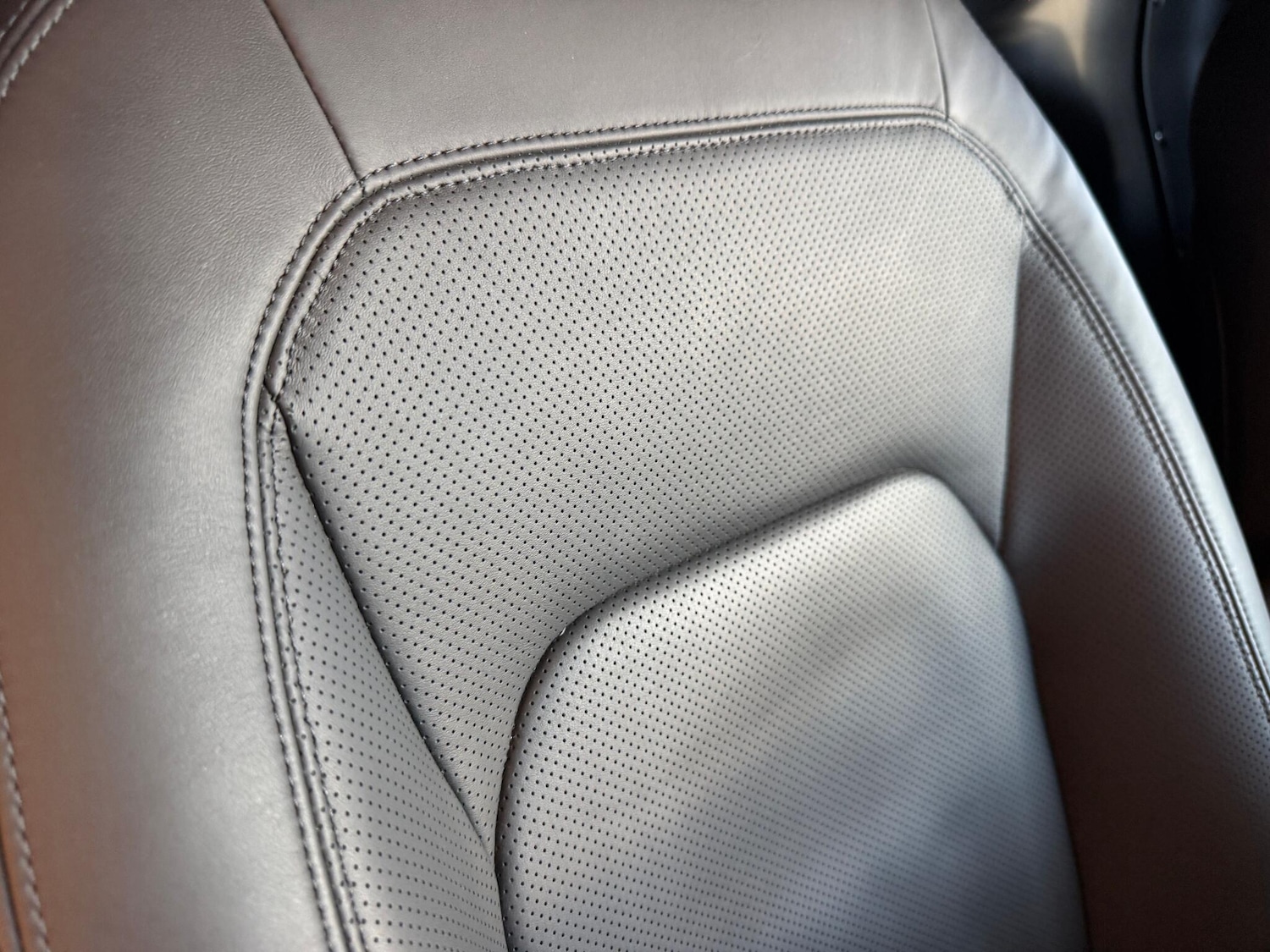 Used Land Rover Defender 2025 for sale - 77305132: Photo 32