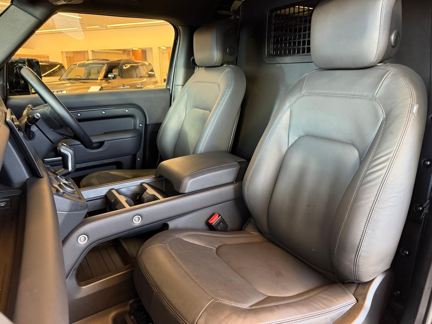 Used Land Rover Defender 2025 for sale - 77305132: Photo 35