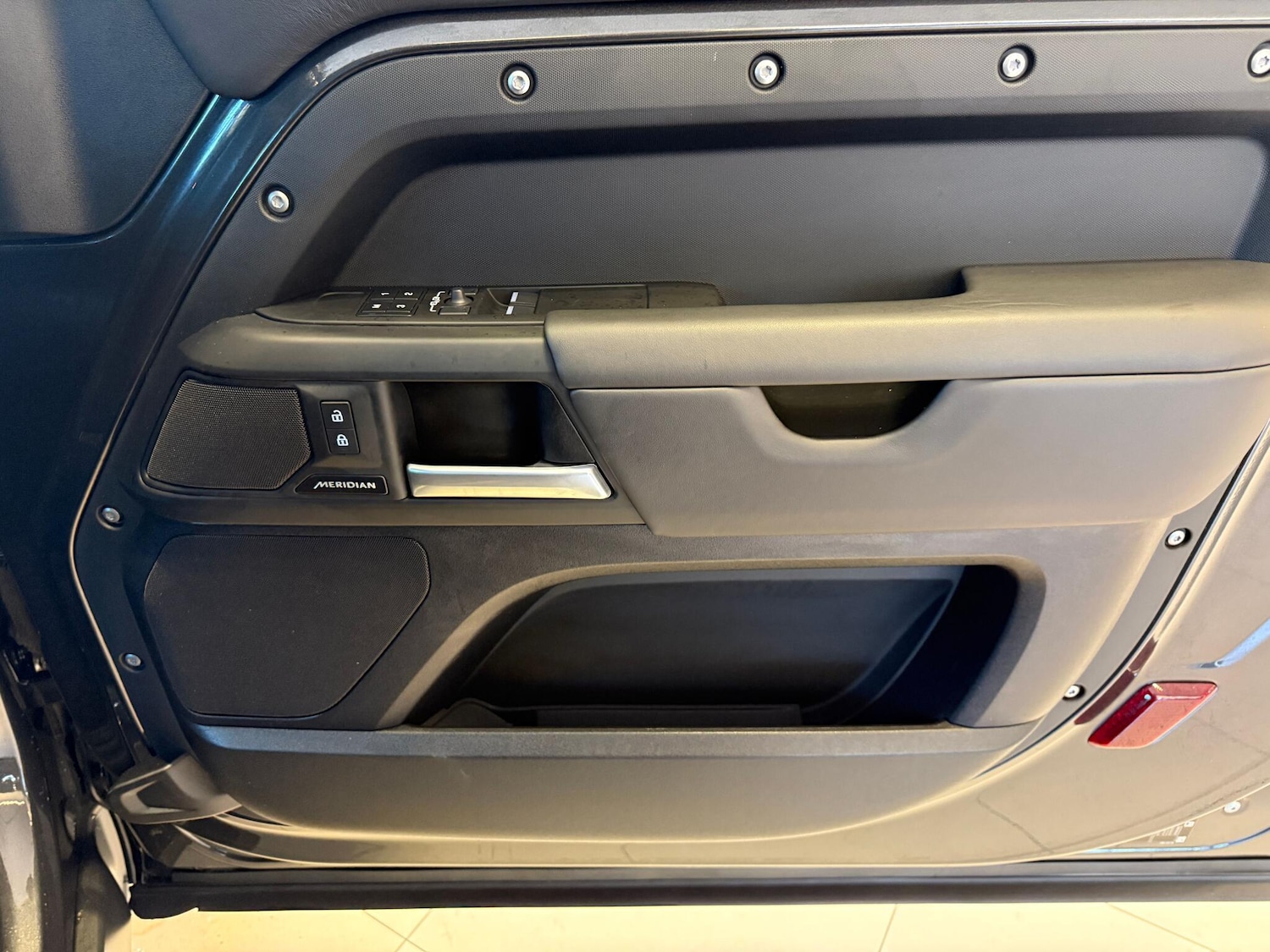 Used Land Rover Defender 2025 for sale - 77305132: Photo 41