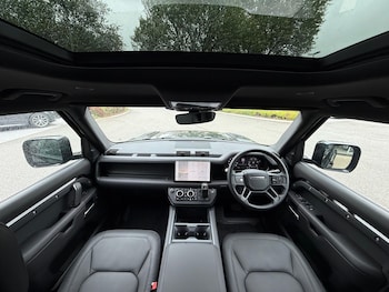 Used Land Rover Defender 110 2025 for sale - 75479040: Photo
