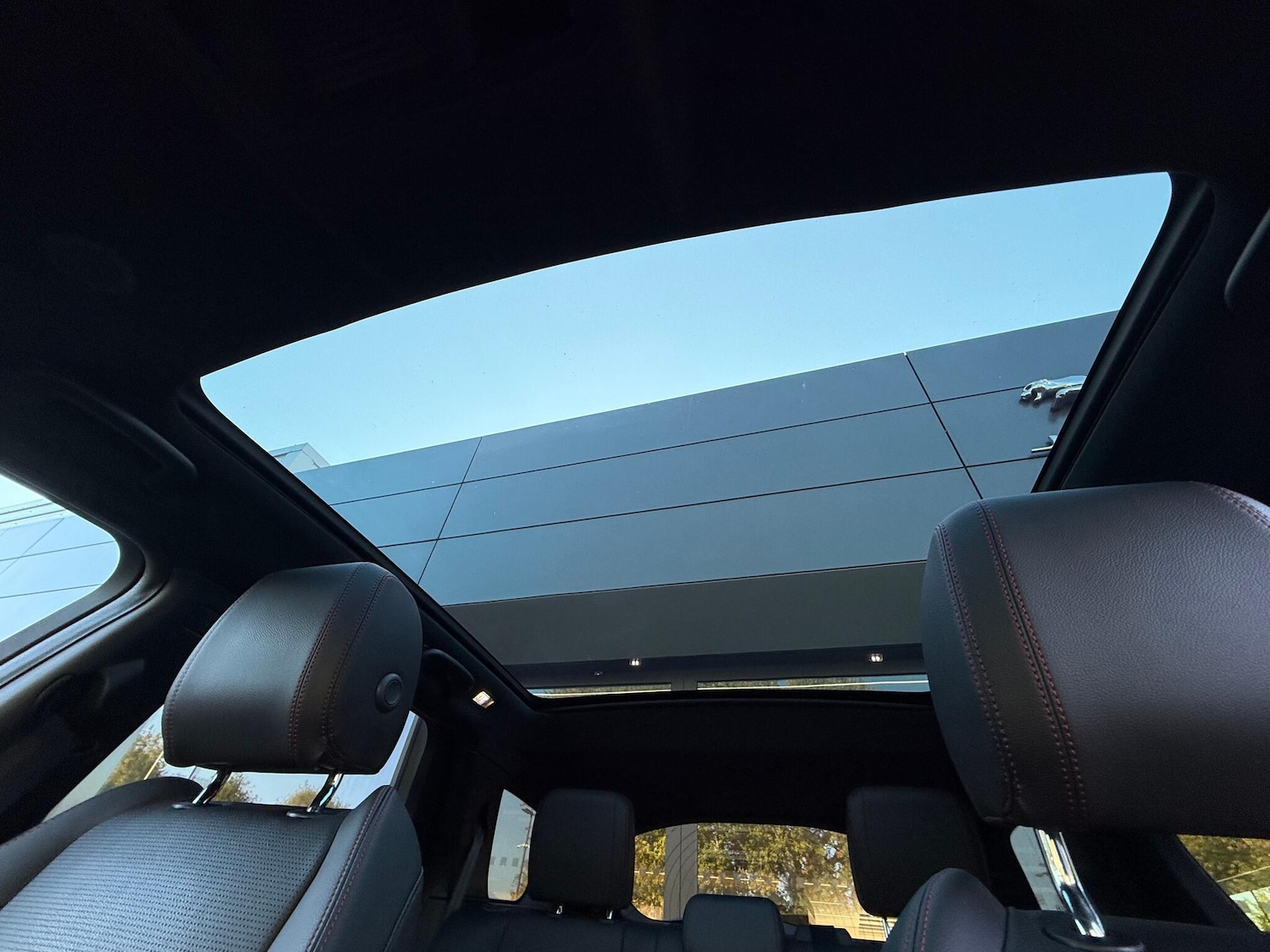 Used Land Rover Discovery Sport 2022 for sale - 76122141: Photo 5