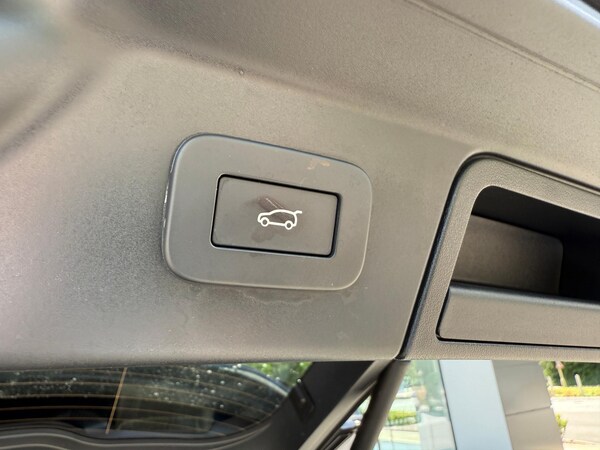 Used Land Rover Range Rover Velar 2023 for sale - 75232779: Photo 22