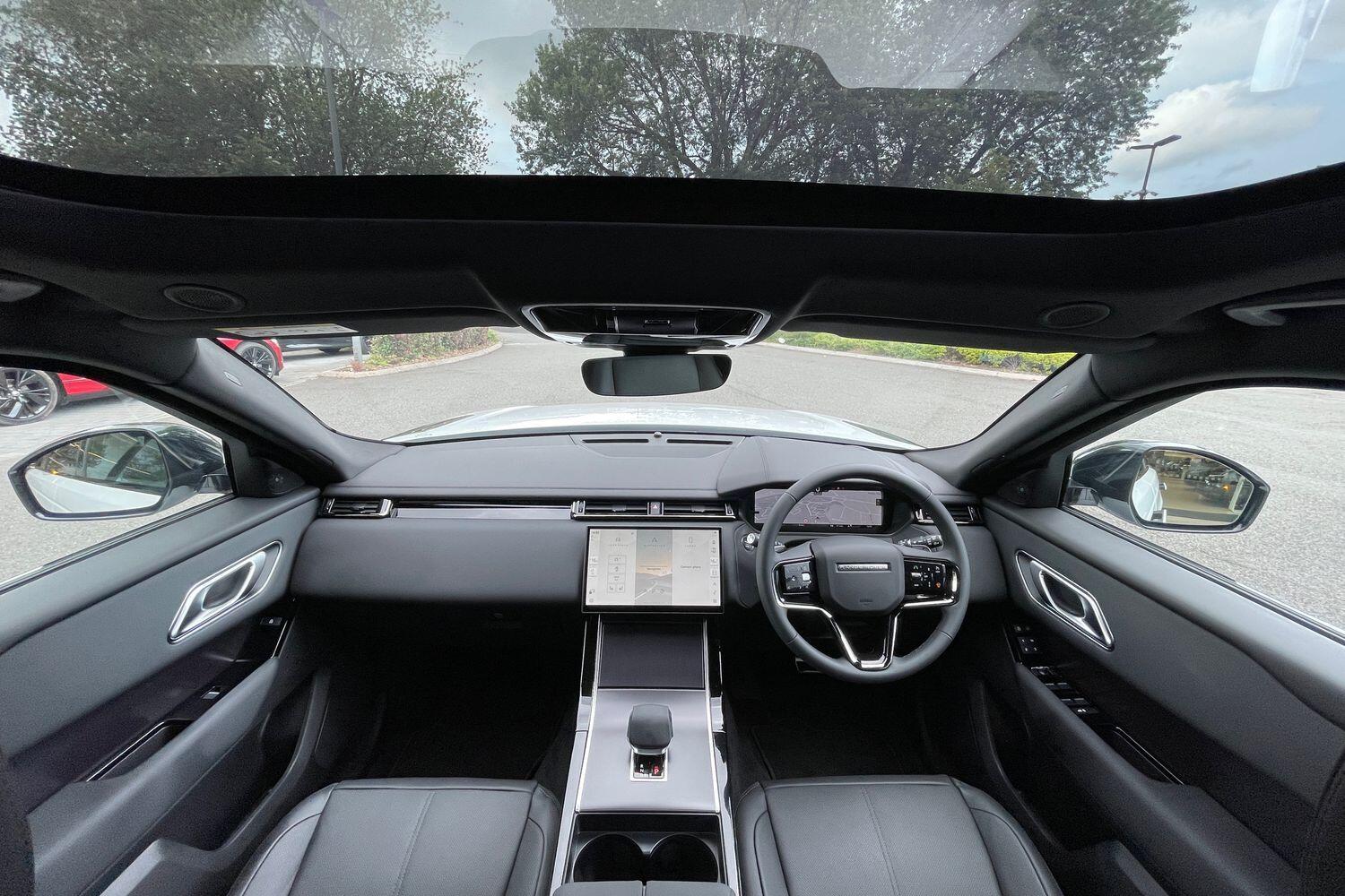 Used Land Rover Range Rover Velar 2025 for sale - 76976197: Photo 3