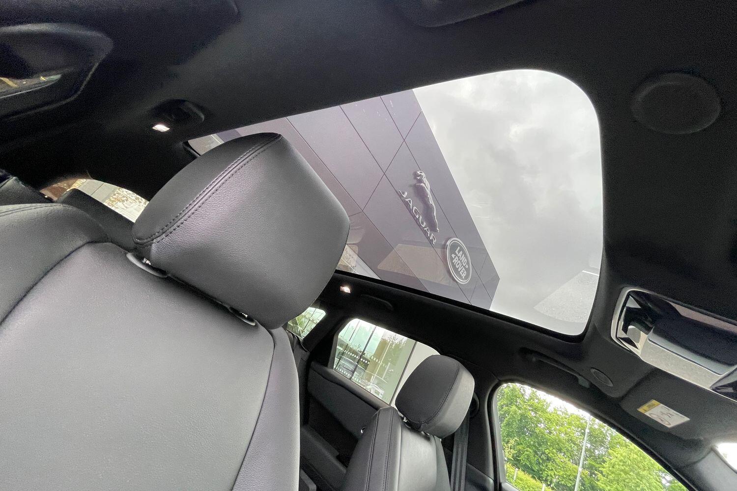 Used Land Rover Range Rover Velar 2025 for sale - 76976197: Photo 36