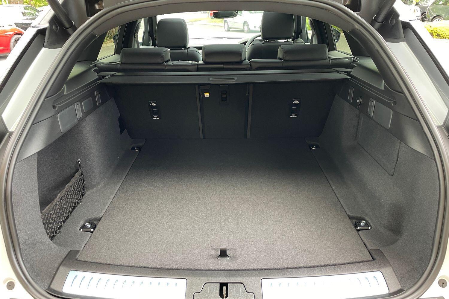 Used Land Rover Range Rover Velar 2025 for sale - 76976197: Photo 41