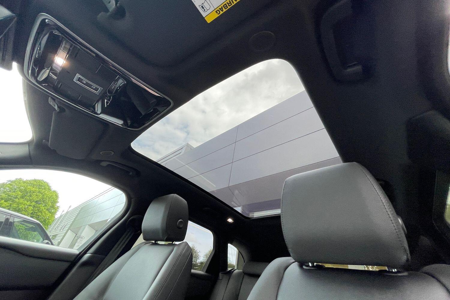 Used Land Rover Range Rover Velar 2025 for sale - 76976197: Photo 5