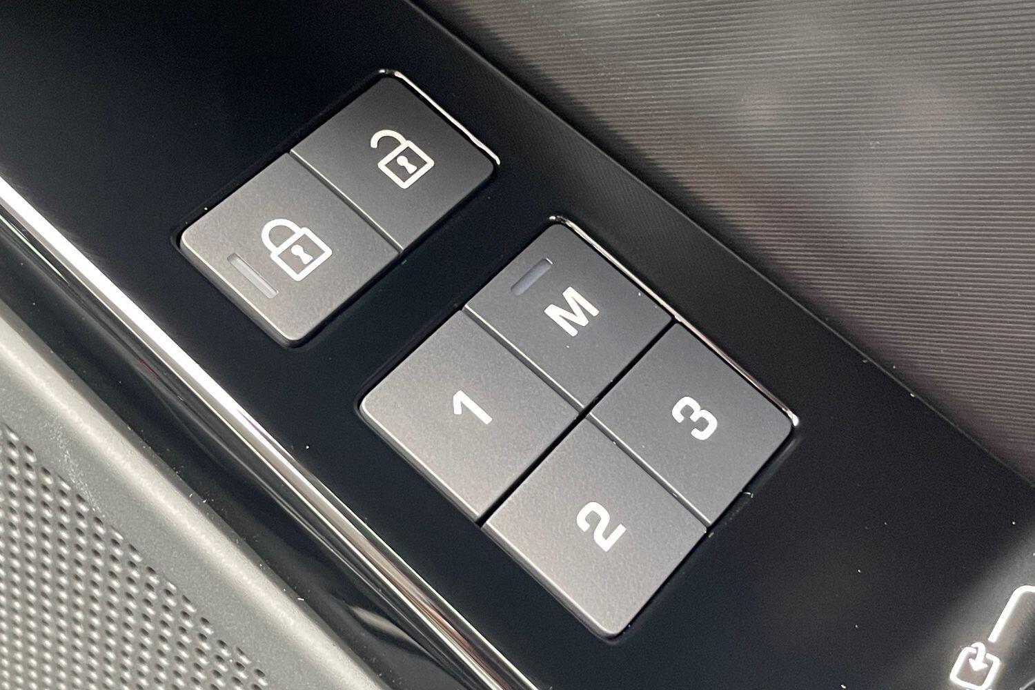 Used Land Rover Range Rover Velar 2025 for sale - 76976197: Photo 54