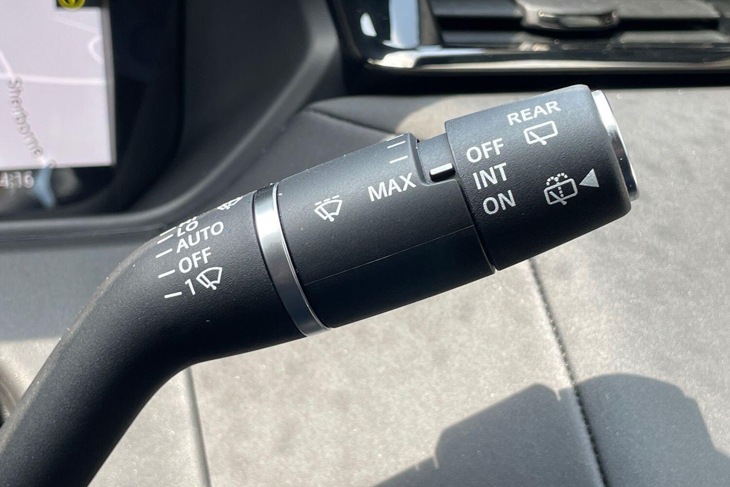 Used Land Rover Range Rover Velar 2025 for sale - 76976197: Photo 60