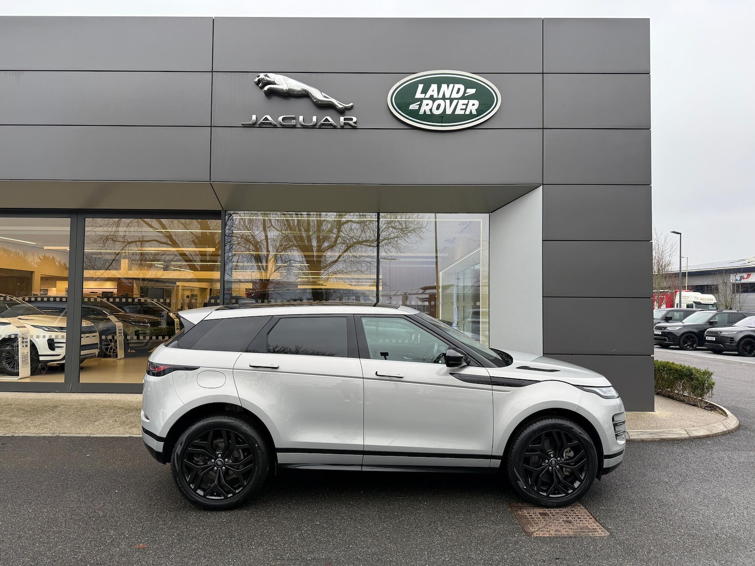 Used Land Rover Range Rover Evoque 2023 for sale - 77612770: Photo 2