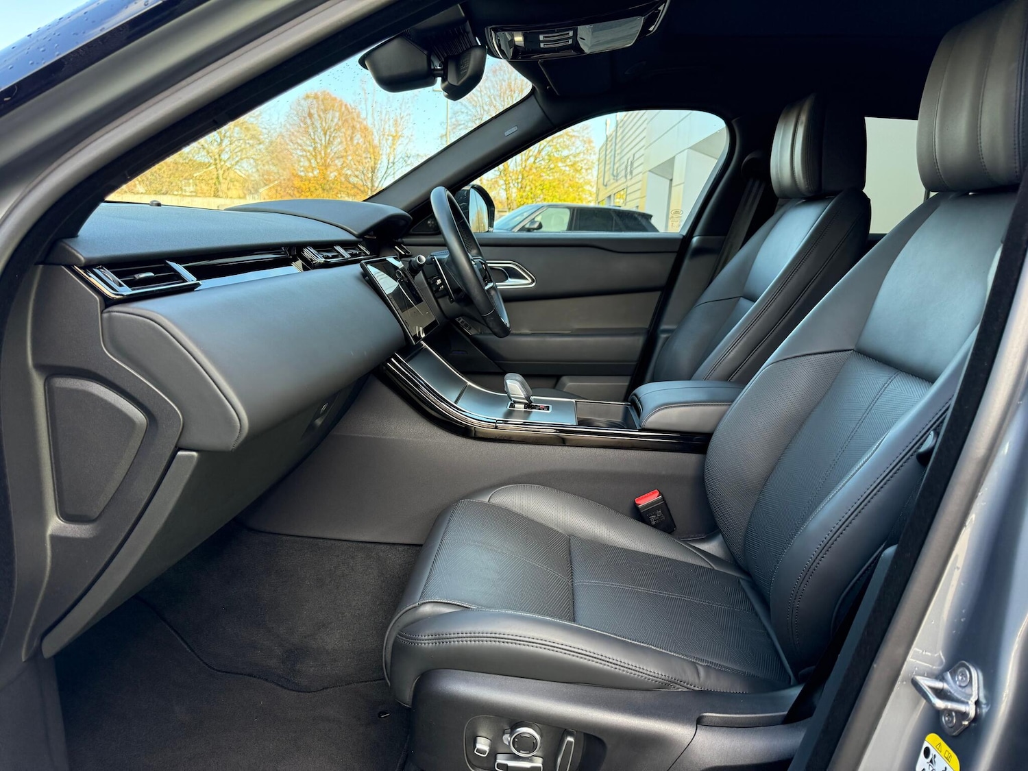 Used Land Rover Range Rover Velar 2024 for sale - 76619993: Photo 10