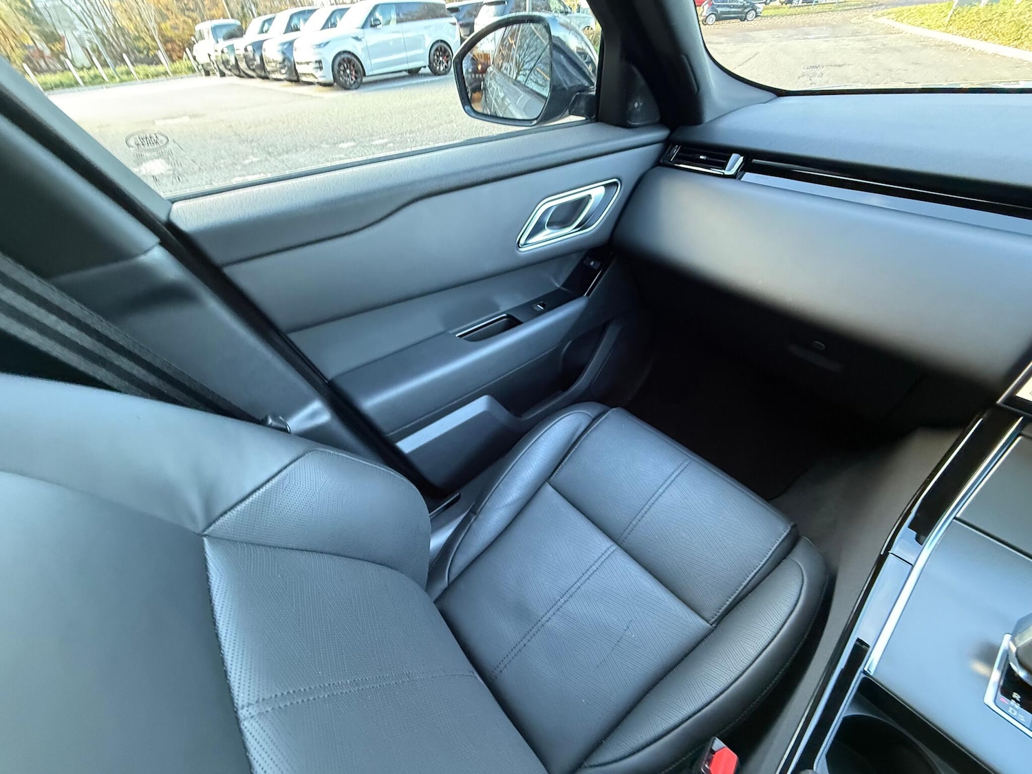 Used Land Rover Range Rover Velar 2024 for sale - 76619993: Photo 12