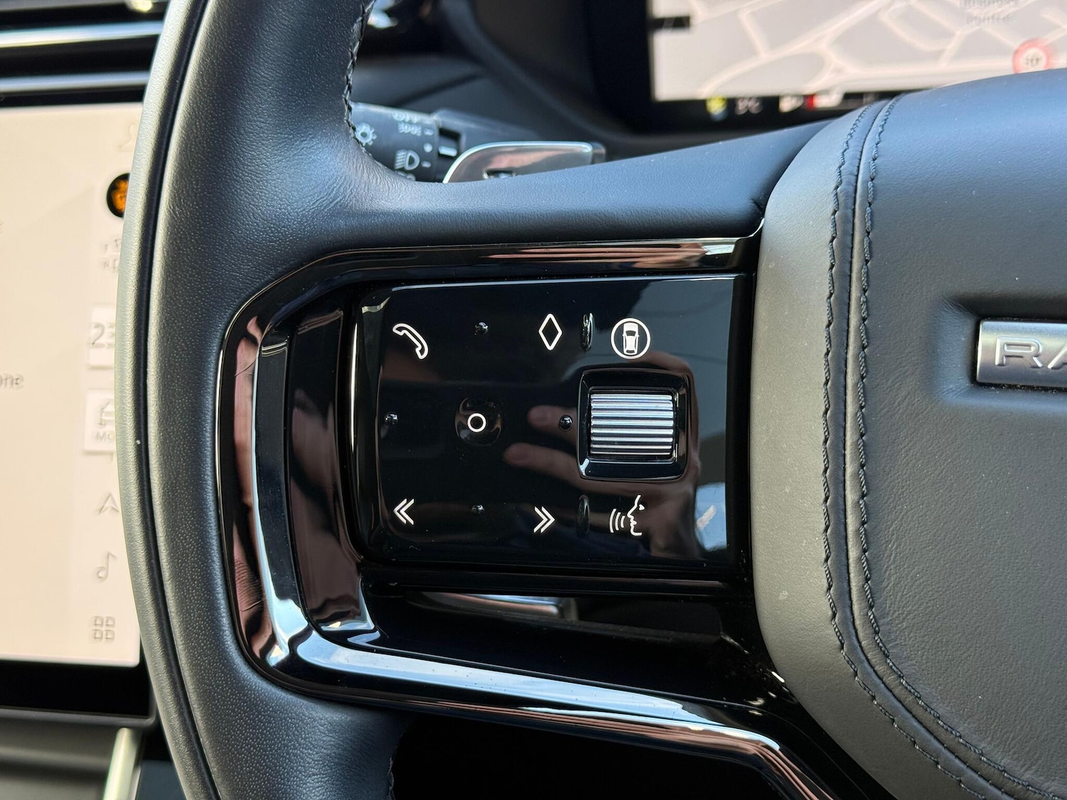 Used Land Rover Range Rover Velar 2024 for sale - 76619993: Photo 26