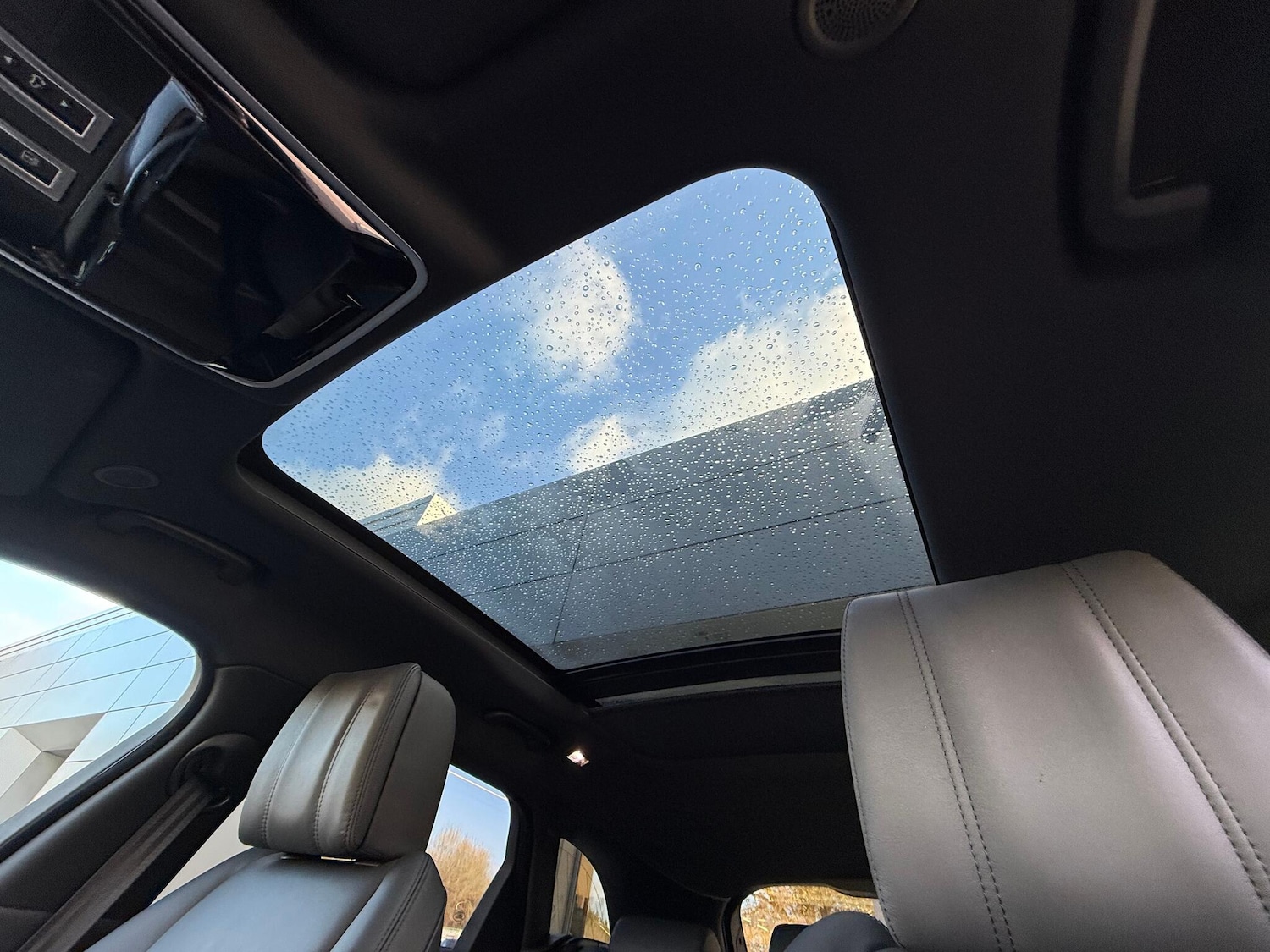 Used Land Rover Range Rover Velar 2024 for sale - 76619993: Photo 5