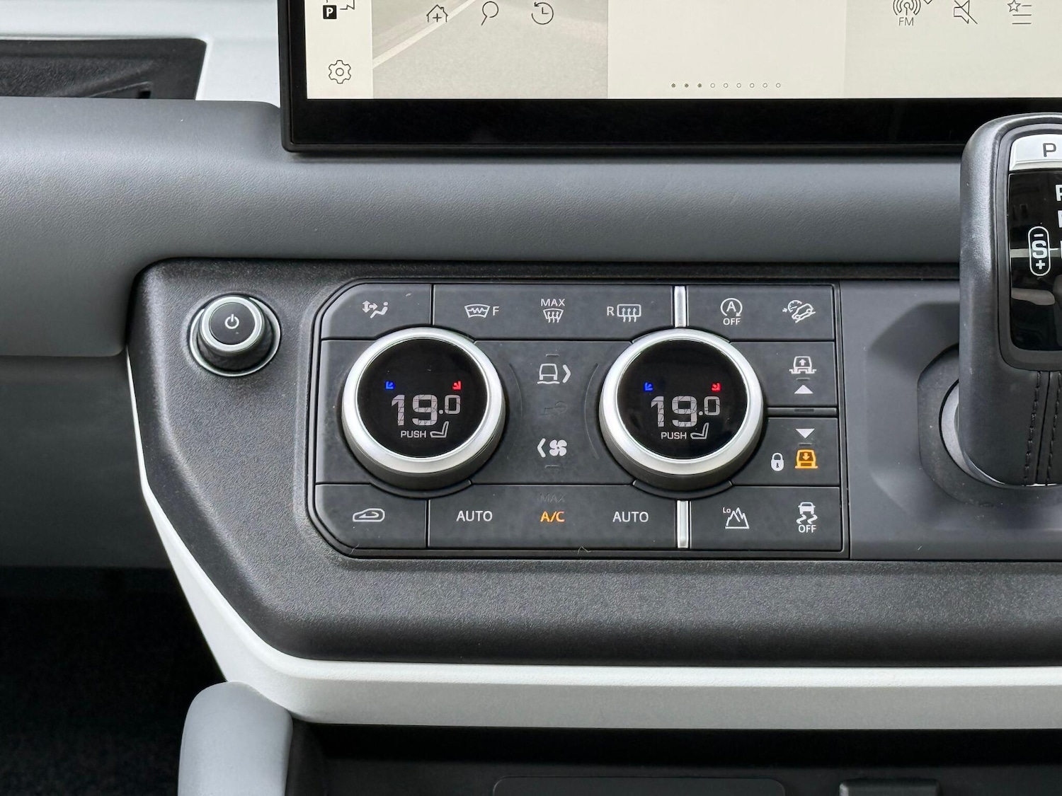 Used Land Rover Defender 130 2023 for sale - 76214985: Photo 16