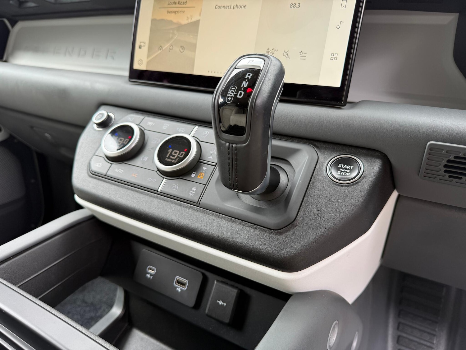 Used Land Rover Defender 130 2023 for sale - 76214985: Photo 20