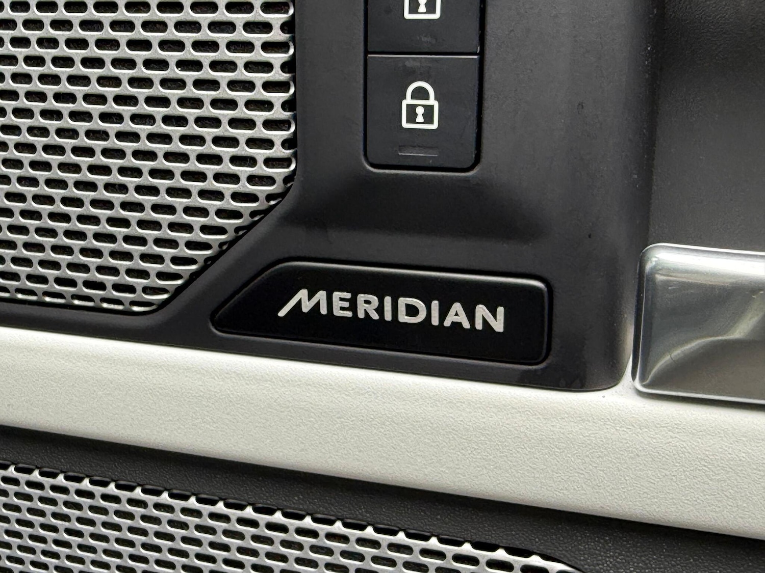 Used Land Rover Defender 130 2023 for sale - 76214985: Photo 22