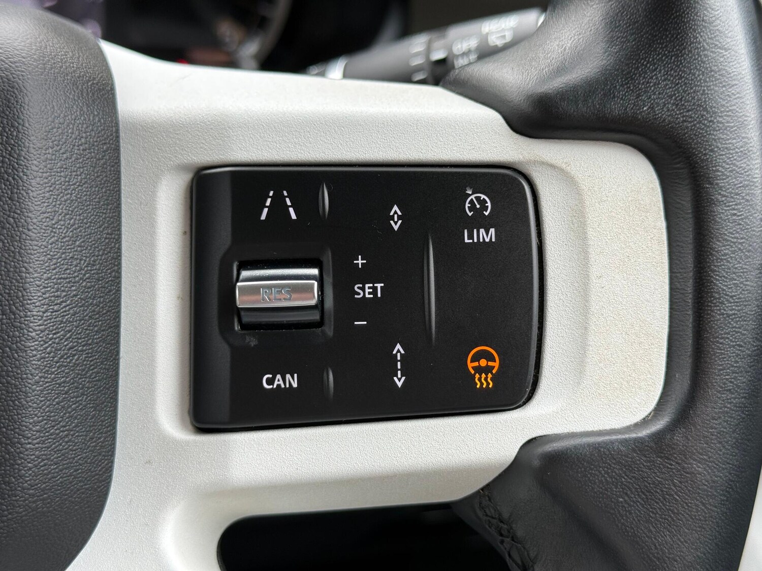 Used Land Rover Defender 130 2023 for sale - 76214985: Photo 28