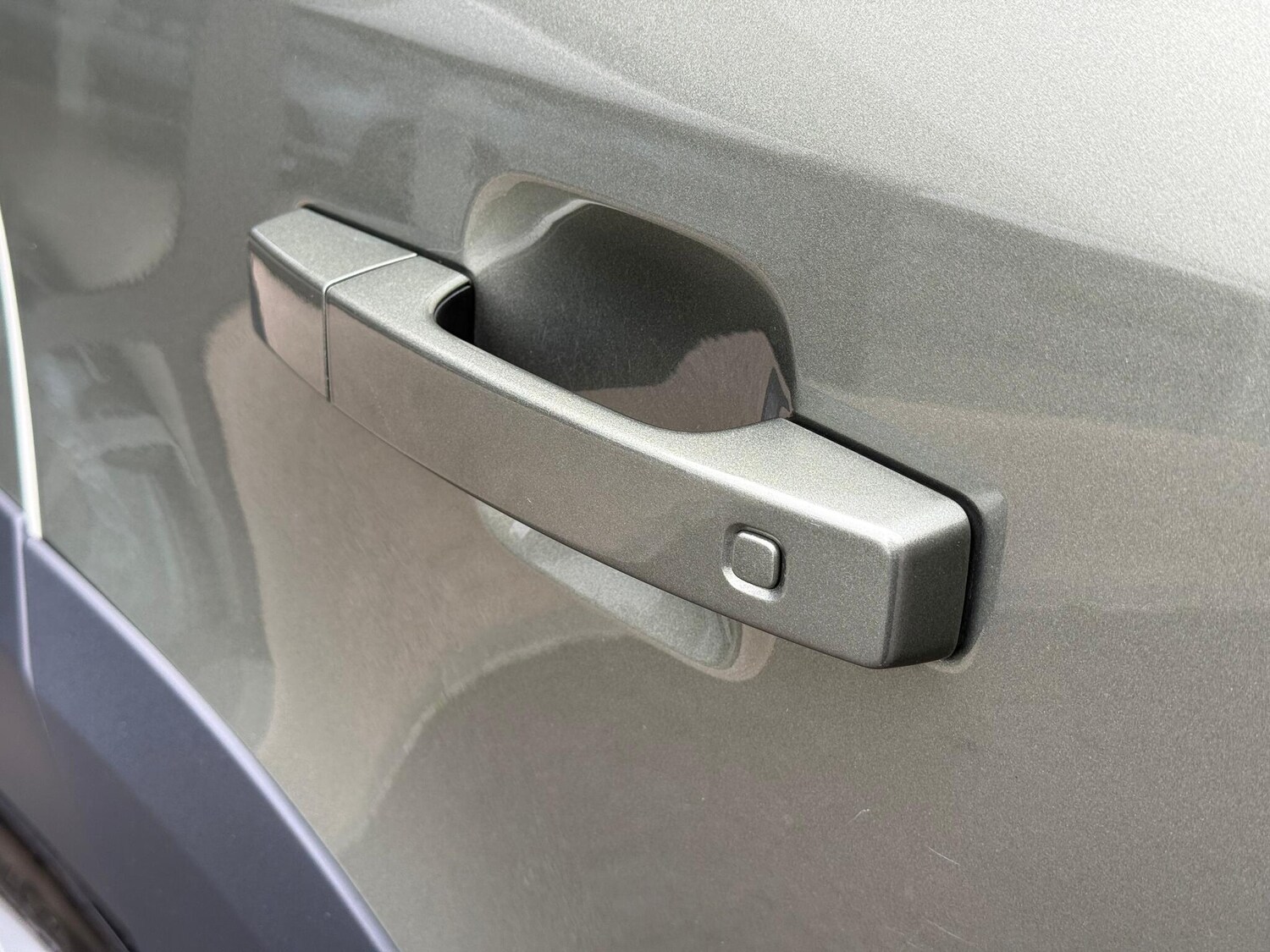 Used Land Rover Defender 130 2023 for sale - 76214985: Photo 37