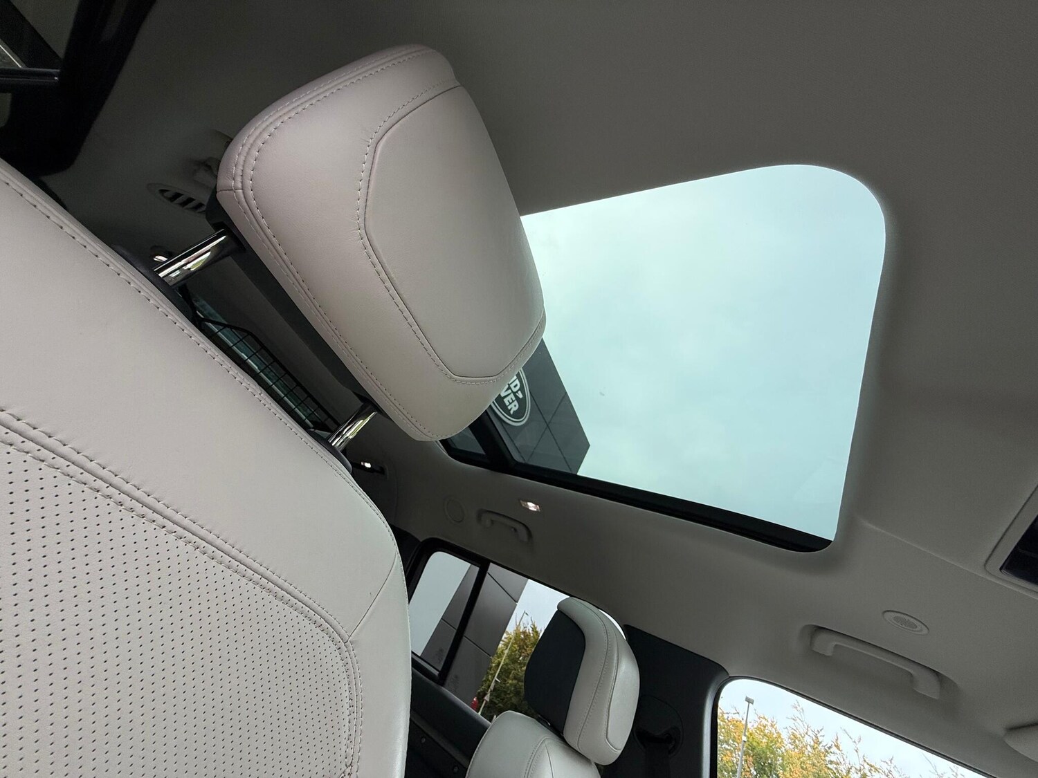 Used Land Rover Defender 130 2023 for sale - 76214985: Photo 40