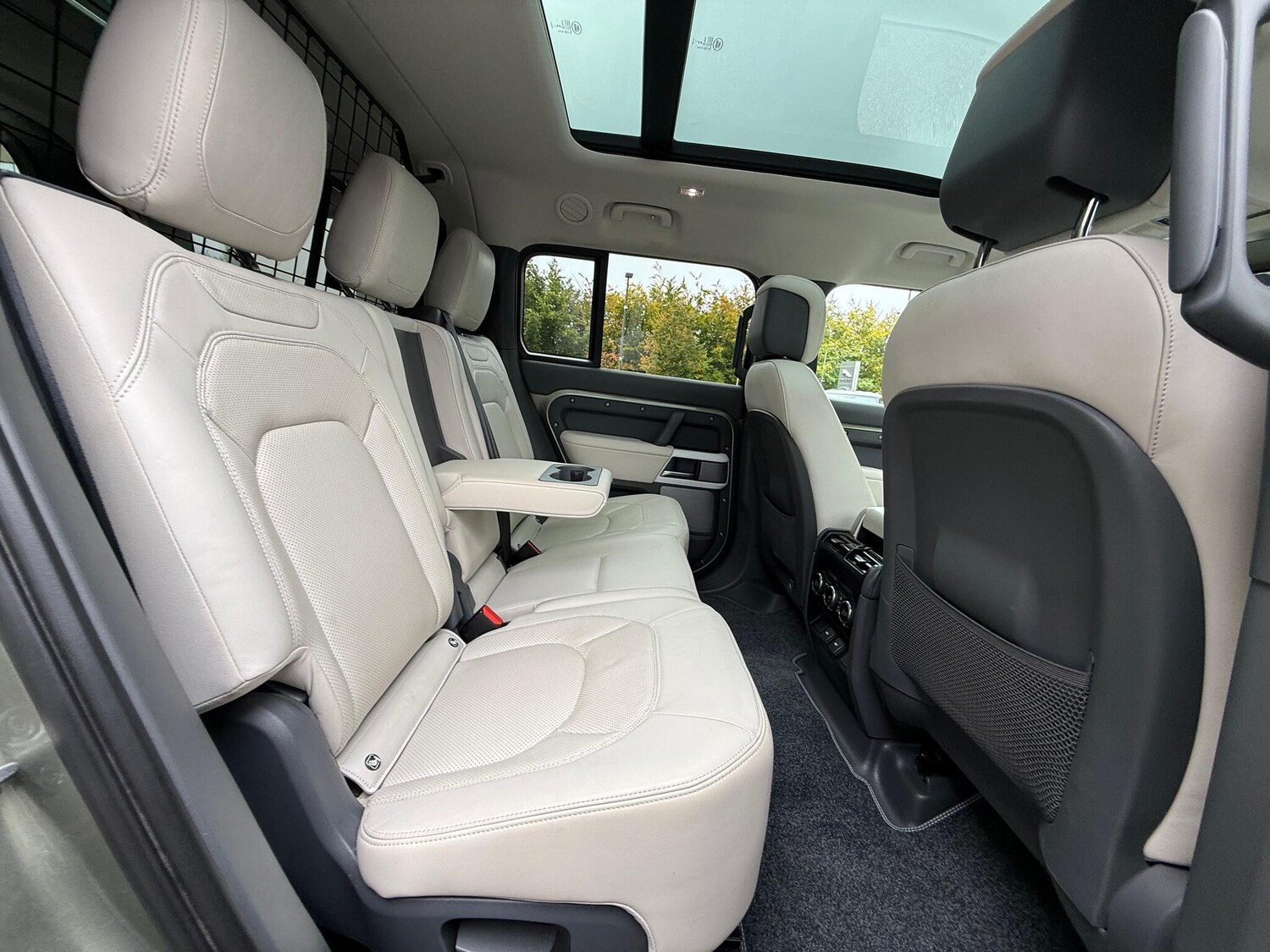 Used Land Rover Defender 130 2023 for sale - 76214985: Photo 43