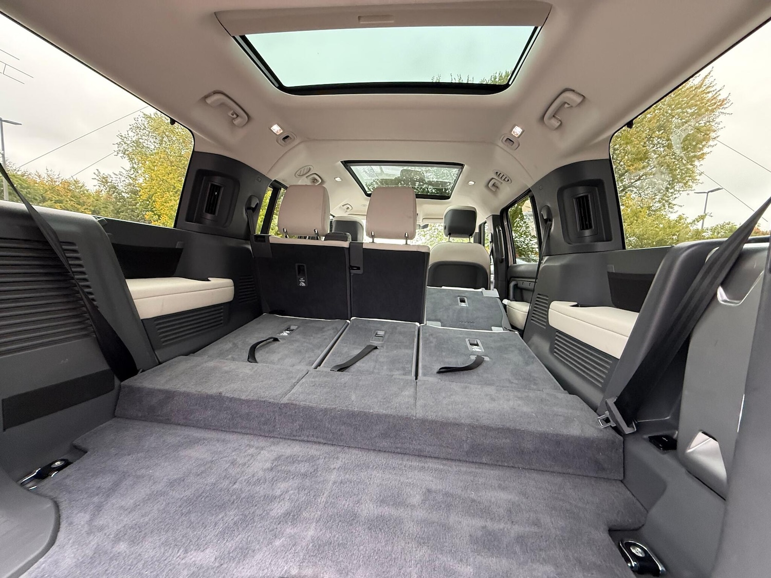 Used Land Rover Defender 130 2023 for sale - 76214985: Photo 44