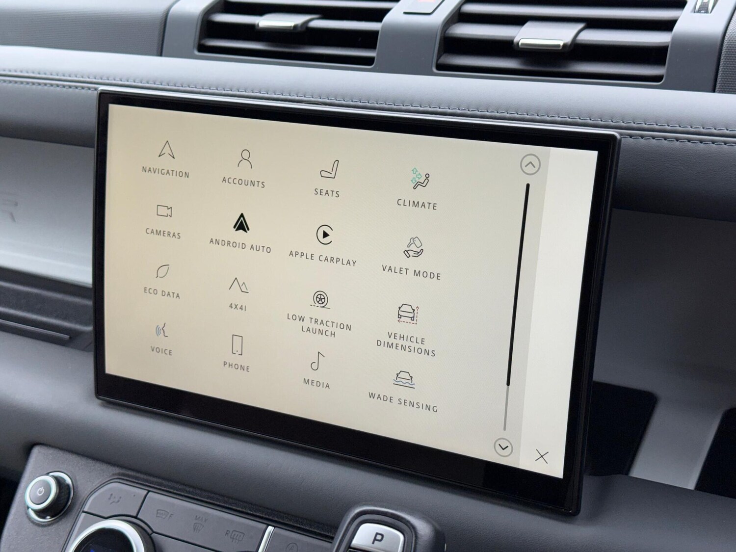 Used Land Rover Defender 130 2023 for sale - 76214985: Photo 48