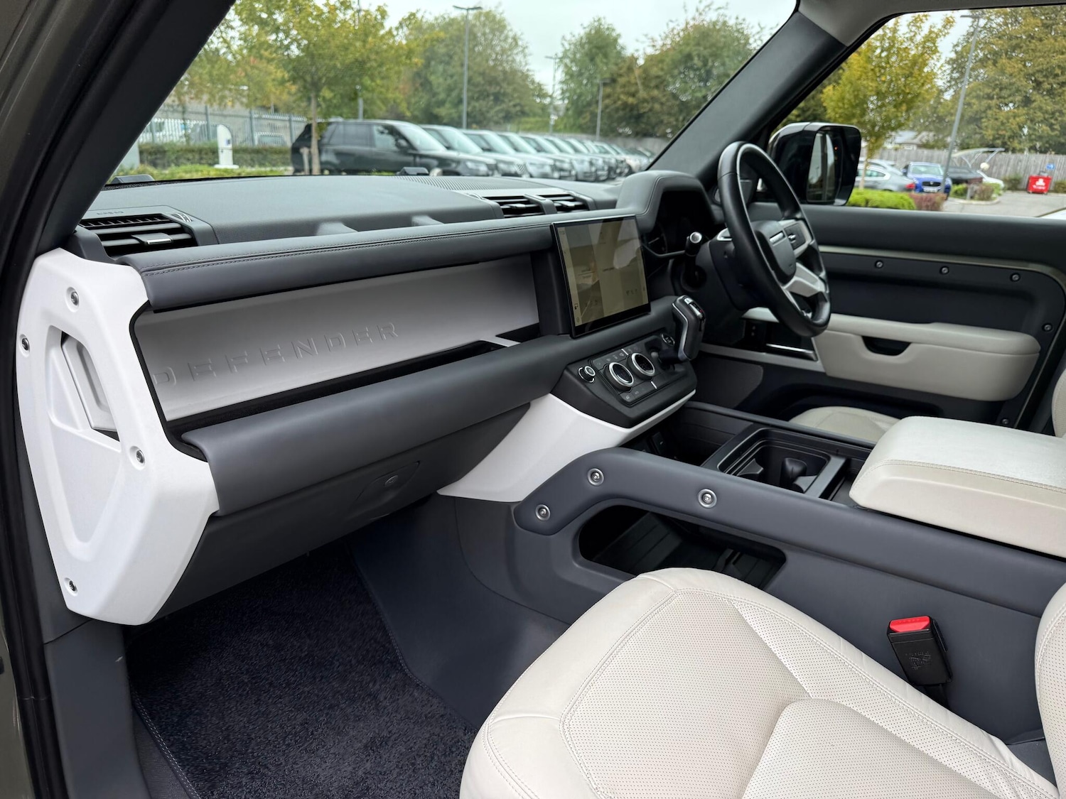 Used Land Rover Defender 130 2023 for sale - 76214985: Photo 50