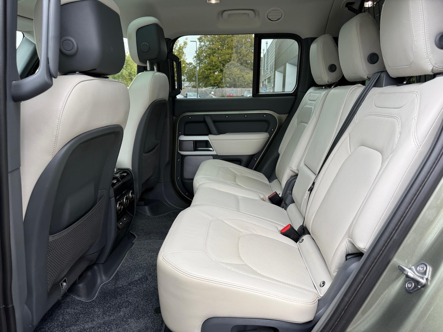 Used Land Rover Defender 130 2023 for sale - 76214985: Photo 51