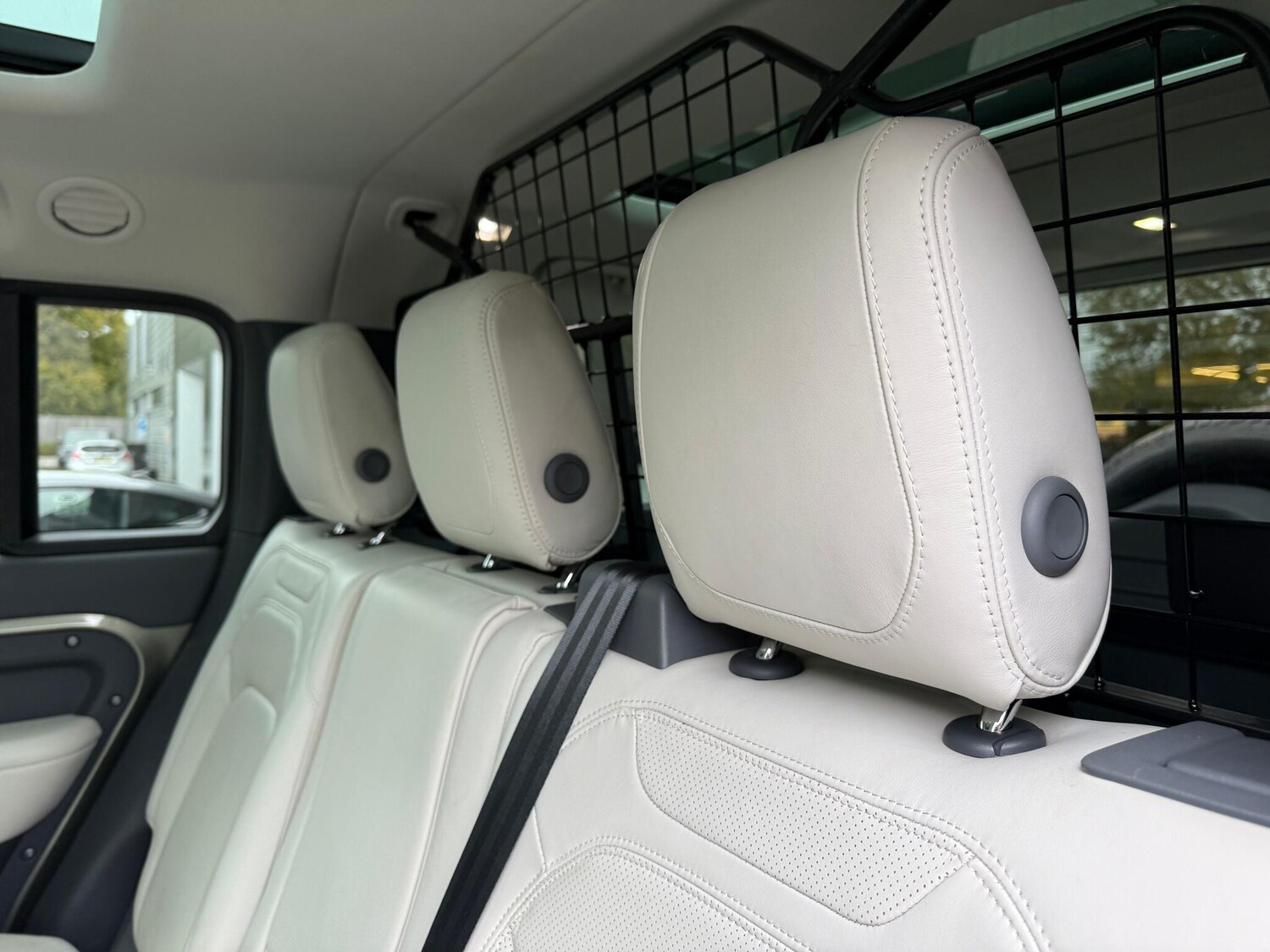 Used Land Rover Defender 130 2023 for sale - 76214985: Photo 52