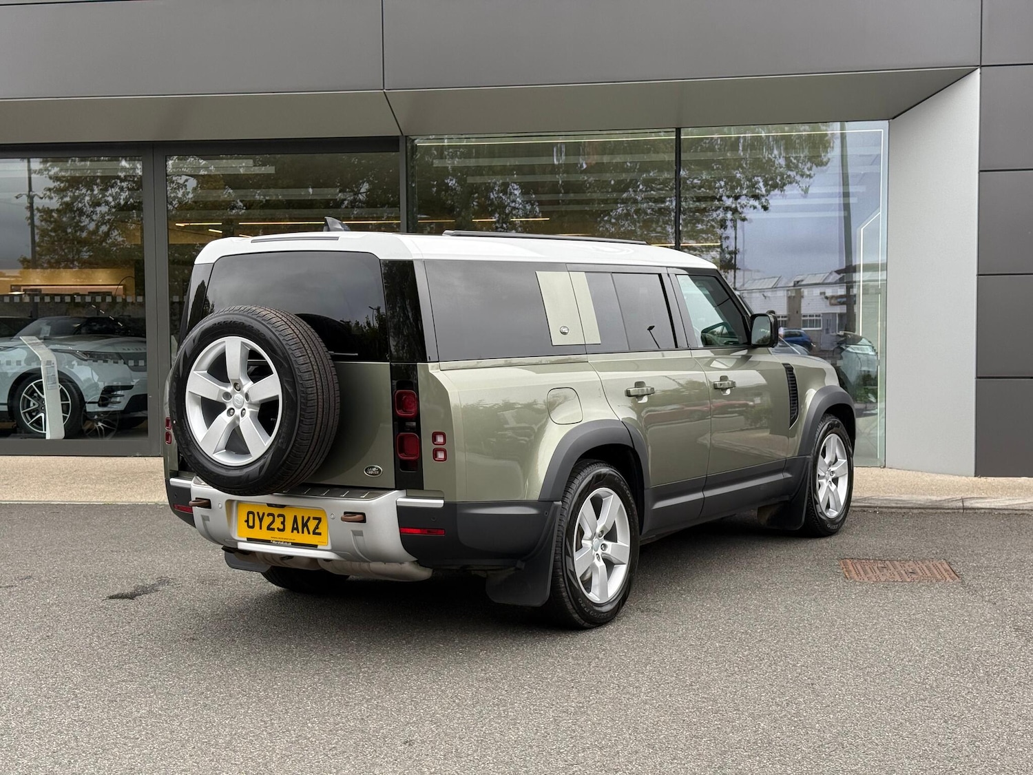 Used Land Rover Defender 130 2023 for sale - 76214985: Photo 7