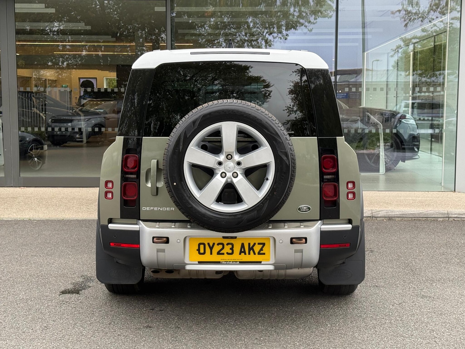 Used Land Rover Defender 130 2023 for sale - 76214985: Photo 8