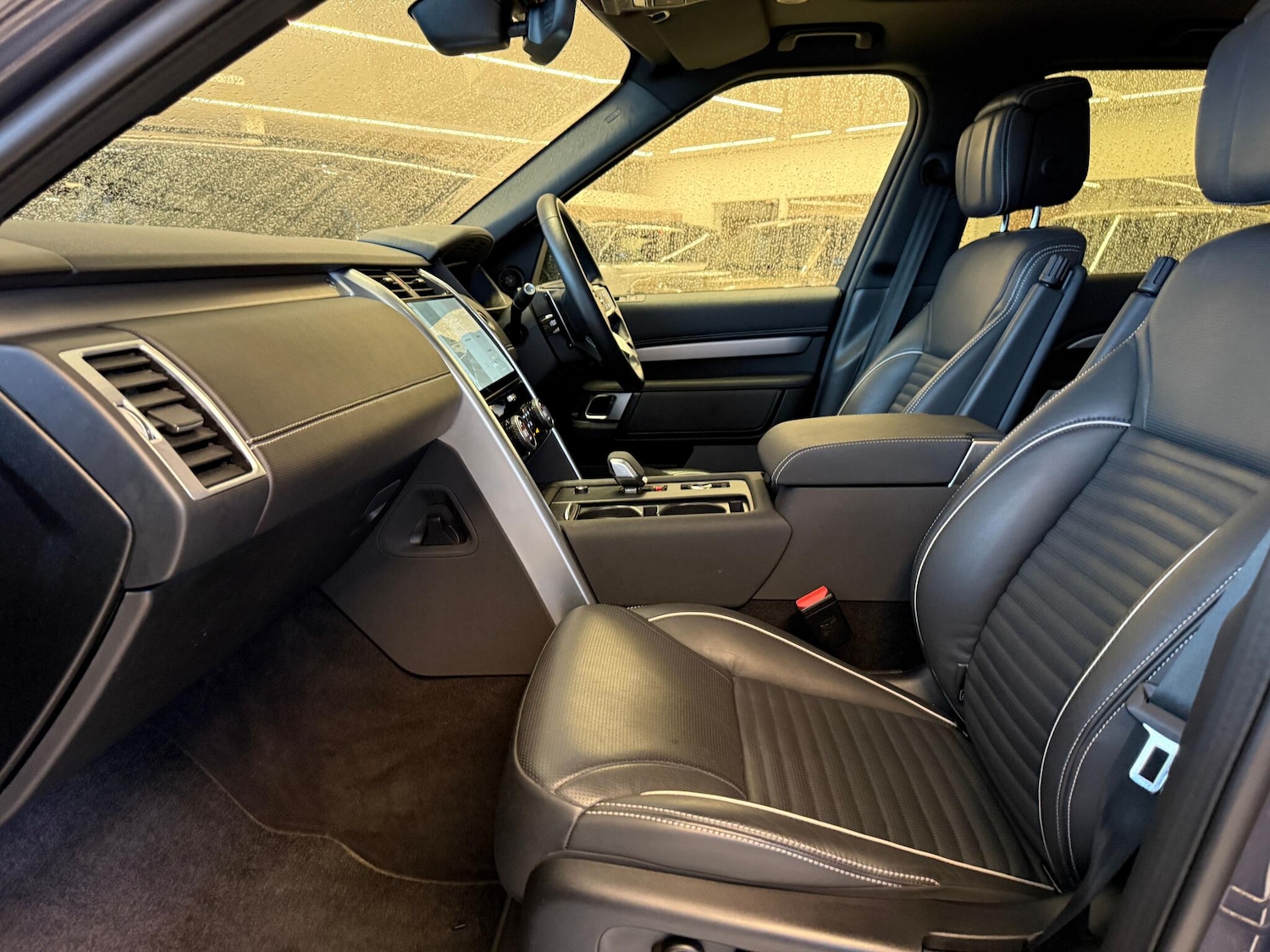 Used Land Rover Discovery 2024 for sale - 77305874: Photo 10