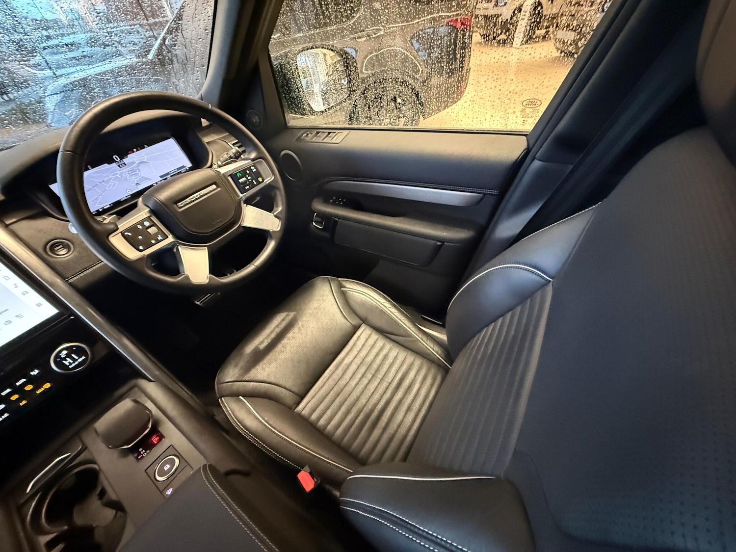 Used Land Rover Discovery 2024 for sale - 77305874: Photo 13