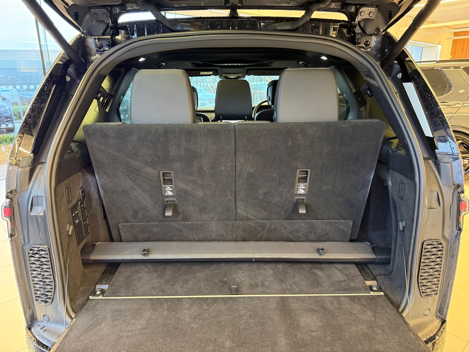 Used Land Rover Discovery 2024 for sale - 77305874: Photo 40