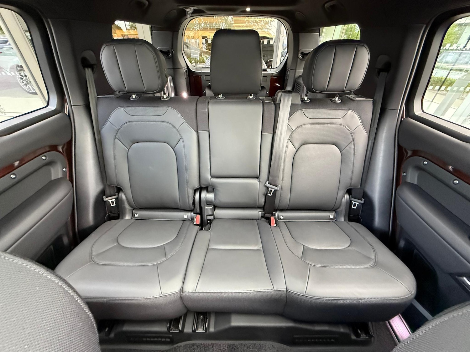 Used Land Rover Defender 2025 for sale - 77074124: Photo 11