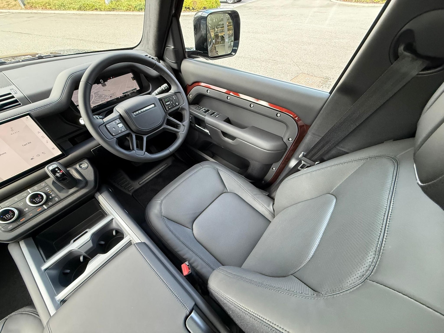 Used Land Rover Defender 2025 for sale - 77074124: Photo 14