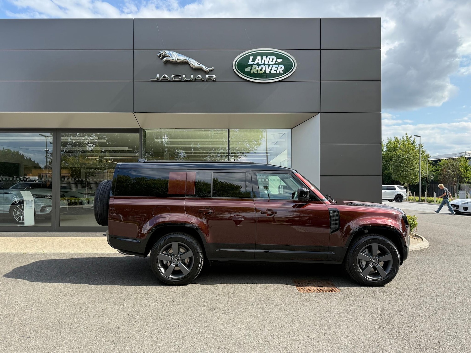 Used Land Rover Defender 2025 for sale - 77074124: Photo 2