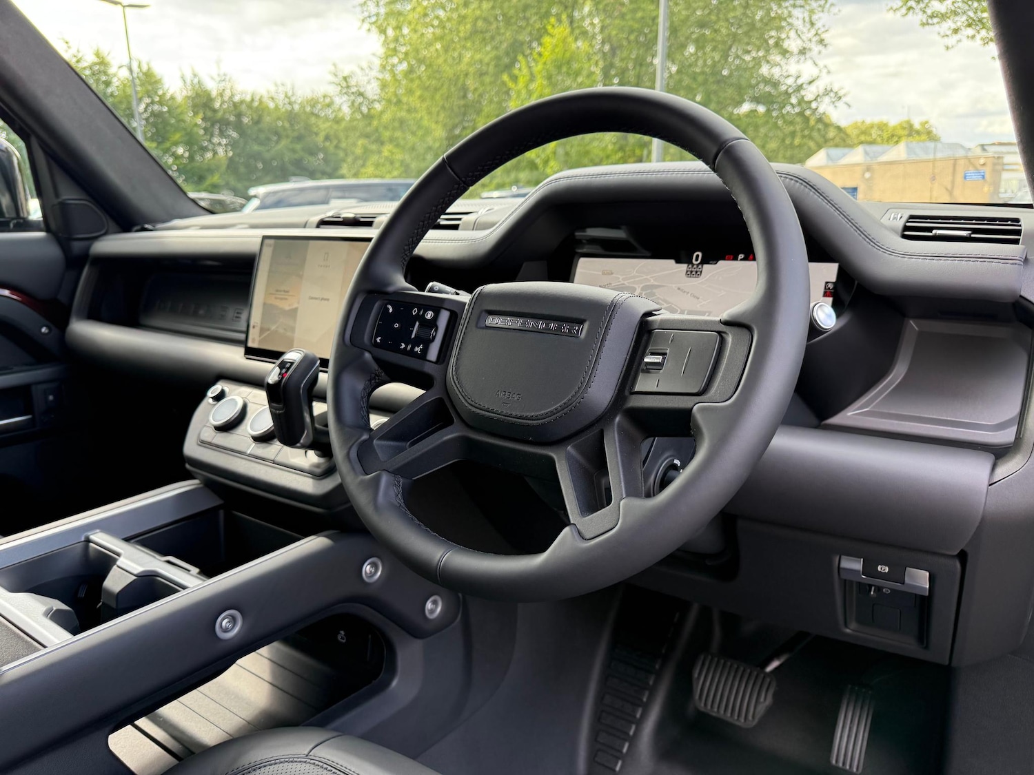 Used Land Rover Defender 2025 for sale - 77074124: Photo 32