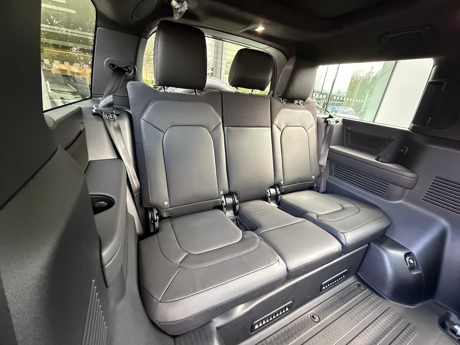 Used Land Rover Defender 2025 for sale - 77074124: Photo 35