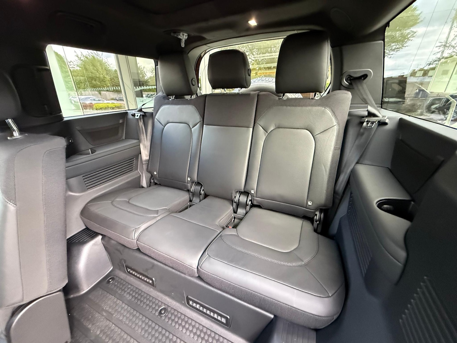 Used Land Rover Defender 2025 for sale - 77074124: Photo 36