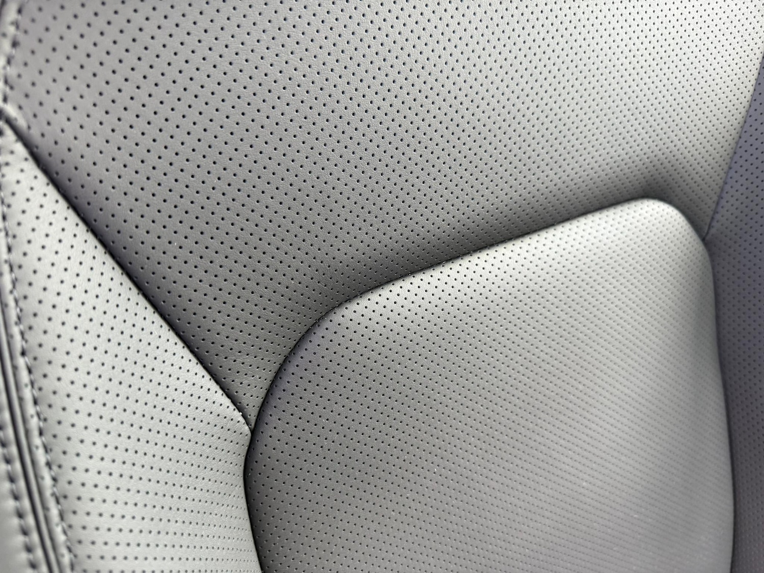 Used Land Rover Defender 2025 for sale - 77074124: Photo 38