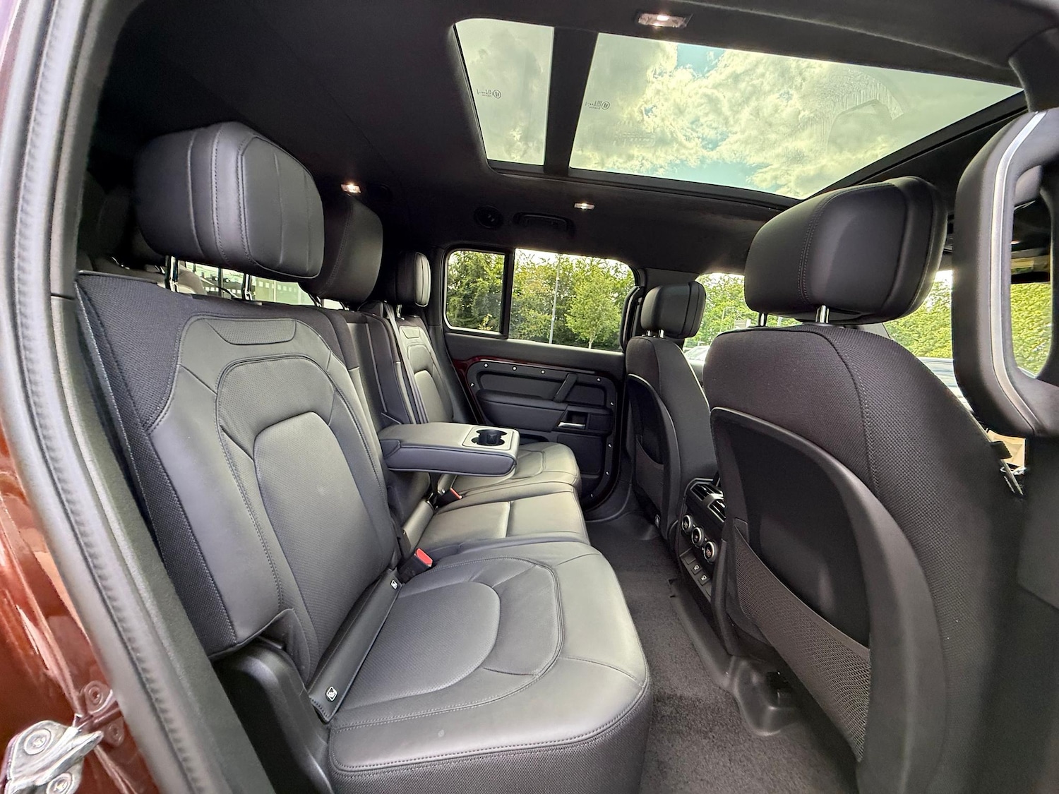 Used Land Rover Defender 2025 for sale - 77074124: Photo 44