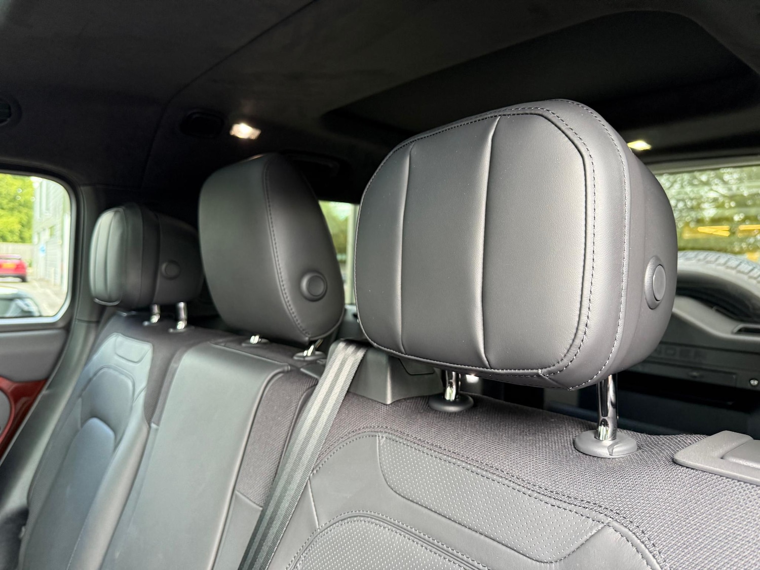 Used Land Rover Defender 2025 for sale - 77074124: Photo 53